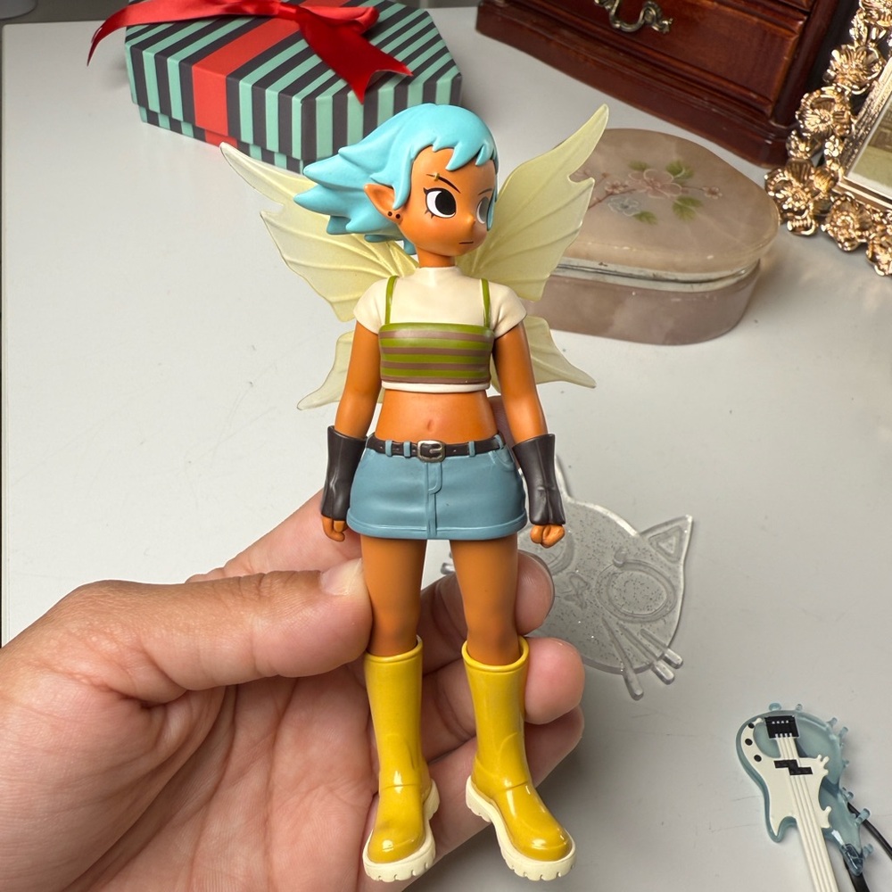 Peach Riot Frankie Rainstorm Figurine
